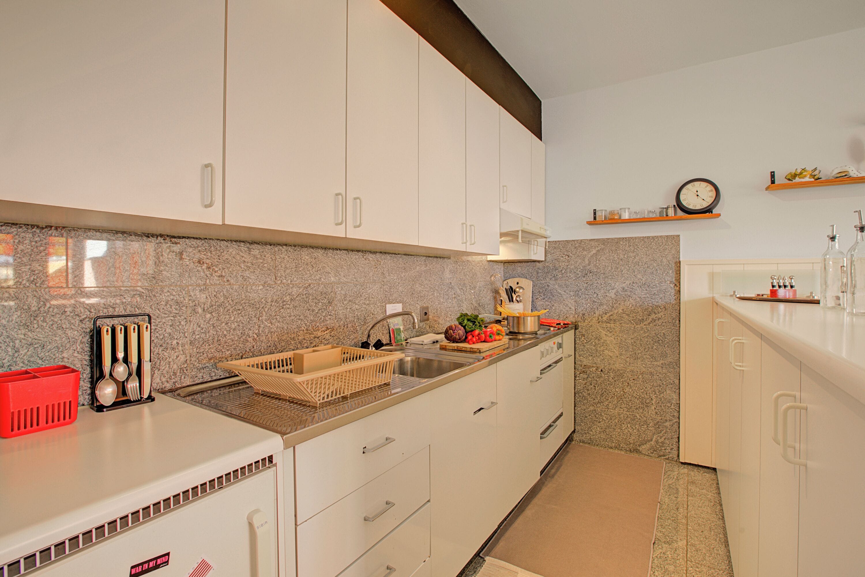 Familienapartment, Mehrere Schlafzimmer, Bergseite (Casa Tecitt) | Eigene Küche