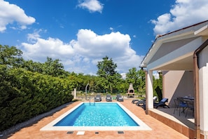 Seasonal outdoor pool - Casa Celeste With Private Pool (Labin)