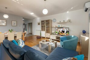 Maison Familiale, 3 chambres, four à micro-ondes (Casa Celeste With Private Pool) | Coin séjour