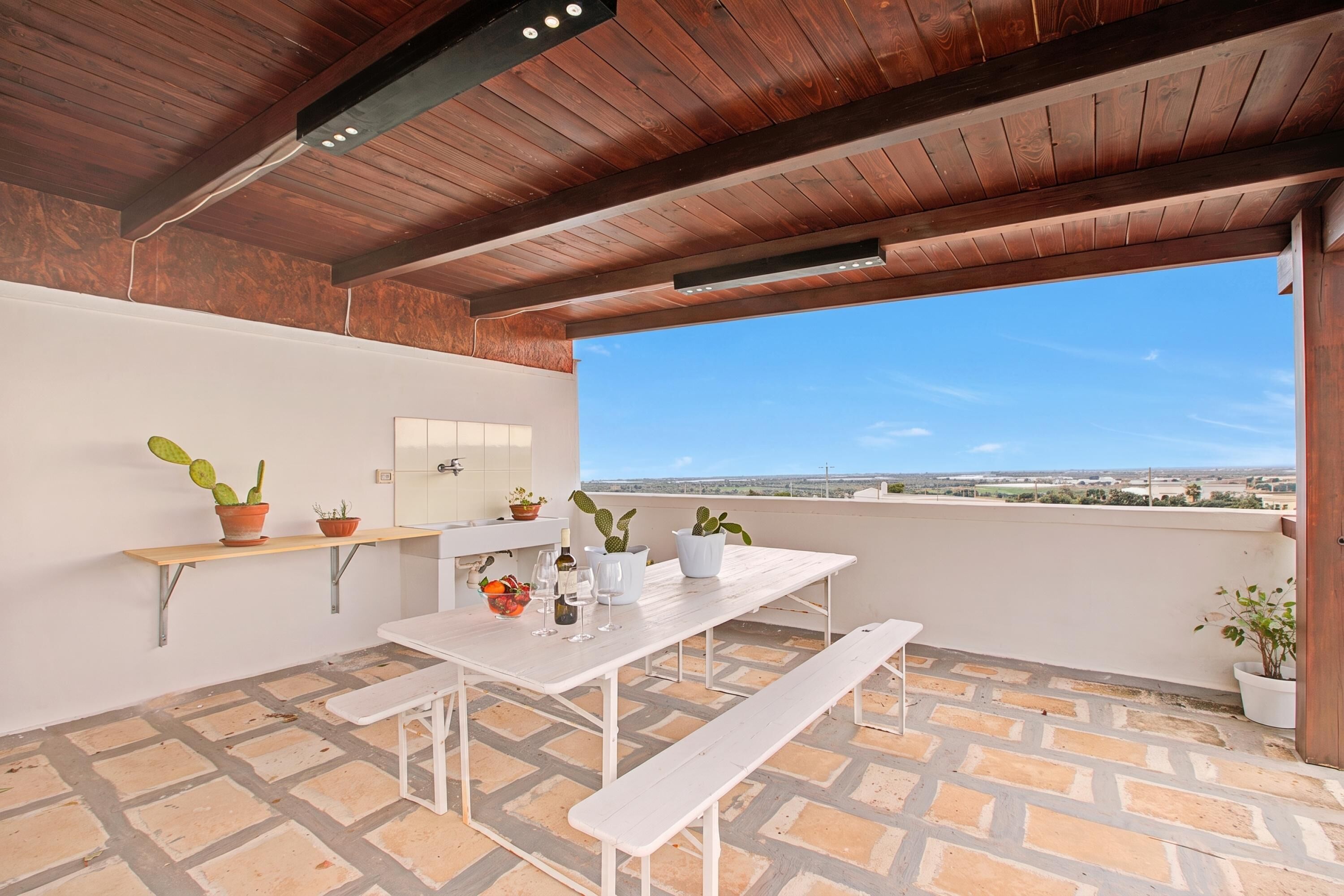 Family Apartment, 1 Bedroom, Balcony (Sky View Apartment Monopoli) | Outdoor dining