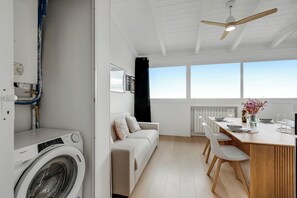 패밀리 아파트, 침실 여러 개 (Sky View Apartment Monopoli) | 내부
