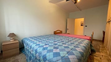 Family Apartment, Multiple Bedrooms, Mountainside (La Pietra sul Mare) | 1 bedroom, laptop workspace, bed sheets