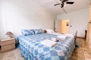 Appartement Familial, 1 chambre, balcon, côté montagne (La Pietra sul Mare Apartment with) | 1 chambre