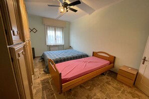 Family Apartment, Multiple Bedrooms, Mountainside (La Pietra sul Mare) - La Pietra sul Mare (Pietra Ligure)