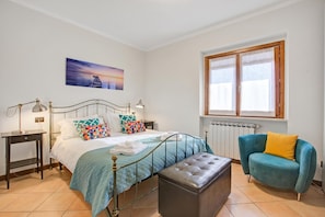 Family Apartment, 2 Bedrooms, Microwave, Mountainside (Lakeview Bliss / pool & fenced Garden) | 2 bedrooms, WiFi - Lakeview Bliss / Pool & Fenced Garden (Villanuova sul Clisi)