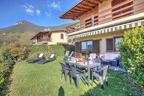 Family Apartment, 2 Bedrooms, Microwave, Mountainside (Lakeview Bliss / pool & fenced Garden) | Outdoor dining