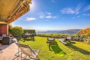 Family Apartment, 2 Bedrooms, Microwave, Mountainside (Lakeview Bliss / pool & fenced Garden) | Outdoor dining - Lakeview Bliss / Pool & Fenced Garden (Villanuova sul Clisi)