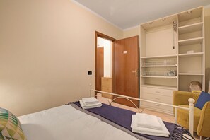 Family Apartment, Multiple Bedrooms, Mountainside (Lakeview Bliss / pool & fenced Garden) | 2 bedrooms, free WiFi, bed sheets - Lakeview Bliss / Pool & Fenced Garden (Villanuova sul Clisi)
