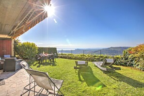 Departamento familiar, varias habitaciones (Lakeview Bliss / pool & fenced Garden) | Restaurante al aire libre