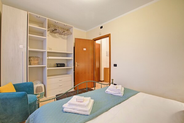Family Apartment, Multiple Bedrooms, Mountainside (Lakeview Bliss / pool & fenced Garden) | 2 bedrooms, free WiFi, bed sheets - Lakeview Bliss / Pool & Fenced Garden (Villanuova sul Clisi)