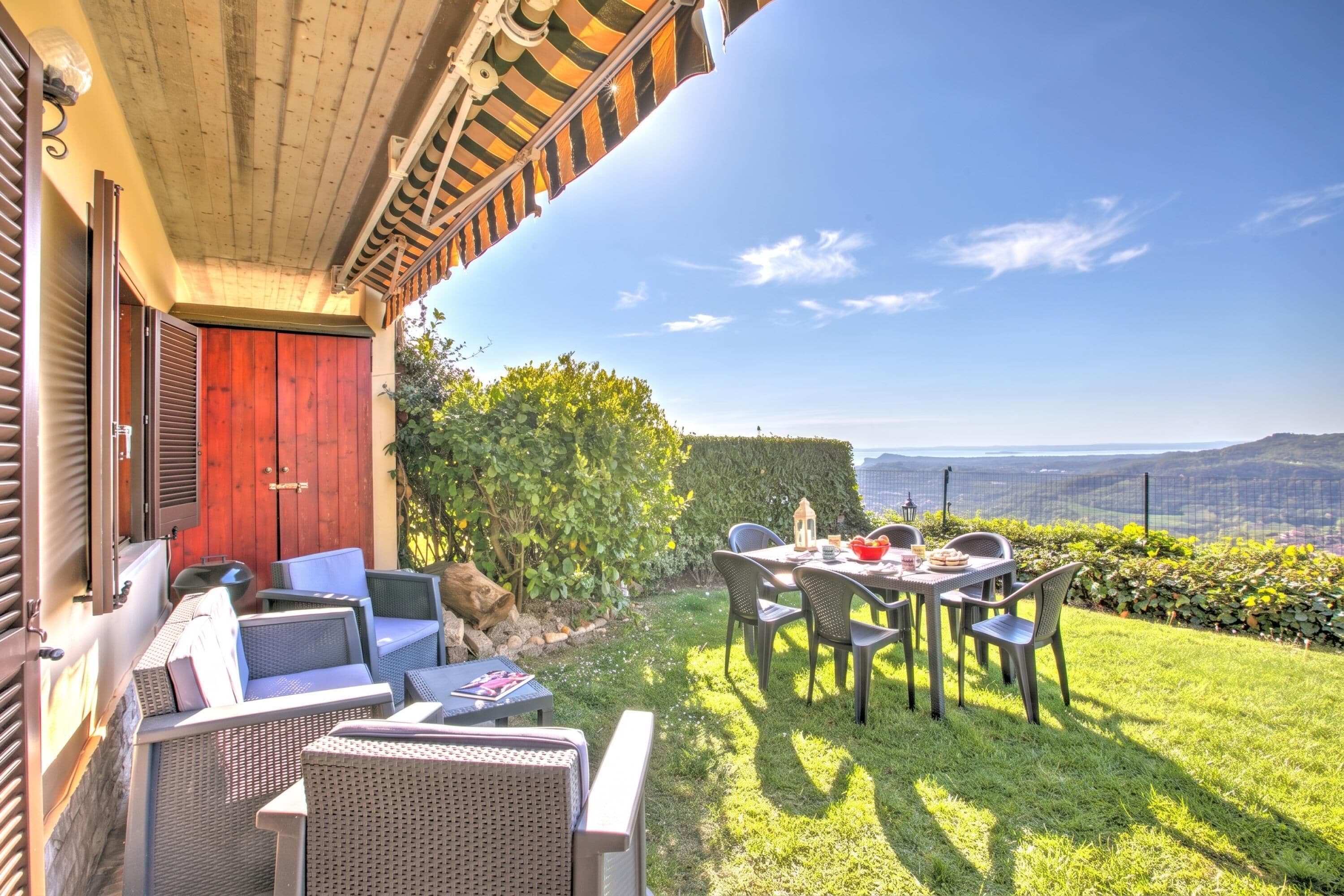 Family Apartment, 2 Bedrooms, Microwave, Mountainside (Lakeview Bliss / pool & fenced Garden) | Outdoor dining