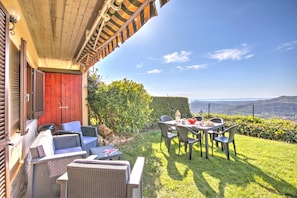 Family Apartment, 2 Bedrooms, Microwave, Mountainside (Lakeview Bliss / pool & fenced Garden) | Outdoor dining - Lakeview Bliss / Pool & Fenced Garden (Villanuova sul Clisi)