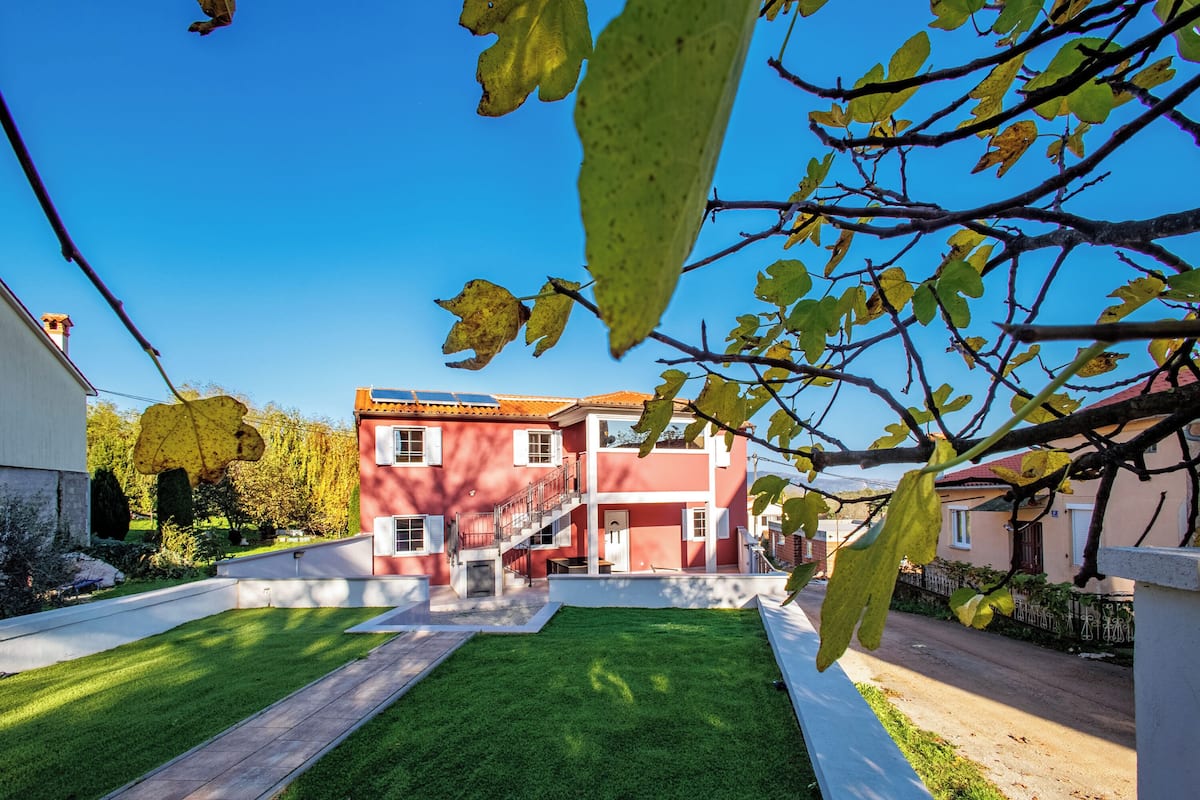 Family Apartment, Multiple Bedrooms, 2 Bathrooms (Peaceful Istria - App Pius 2 - floor) | Property grounds
