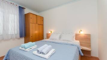 Family Apartment, 1 Bedroom (Lopar Escape) | 1 bedroom, iron/ironing board, free WiFi, bed sheets