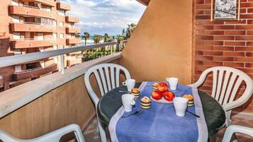 Casa, 3 habitaciones, terraza | Restaurante al aire libre