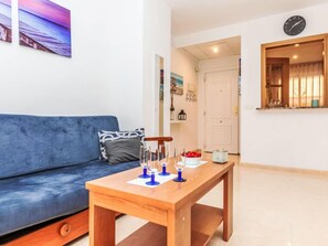 House, 3 Bedrooms, Terrace | Living area