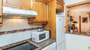 House, 3 Bedrooms, Terrace | Private kitchen