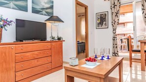 House, 3 Bedrooms, Terrace | Interior