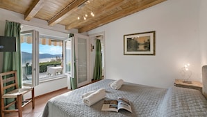 Apartment | 2 bedrooms - Appartamento Verde Salvia With Lakeview (Gargnano)