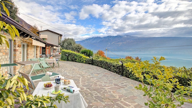 Apartment | 2 bedrooms - Appartamento Verde Salvia With Lakeview (Gargnano)