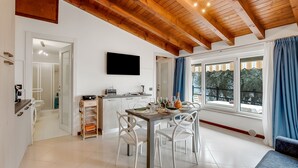 Unclassified image, 5 of 25, button - Appartamento Blu Lavanda With Lakeview (Gargnano)