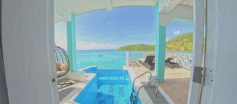 Tranquil Desires, Villa