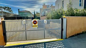 Bungalow, 3 habitaciones, terraza | Jardines del alojamiento