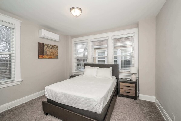 3 bedrooms, desk, iron/ironing board, WiFi