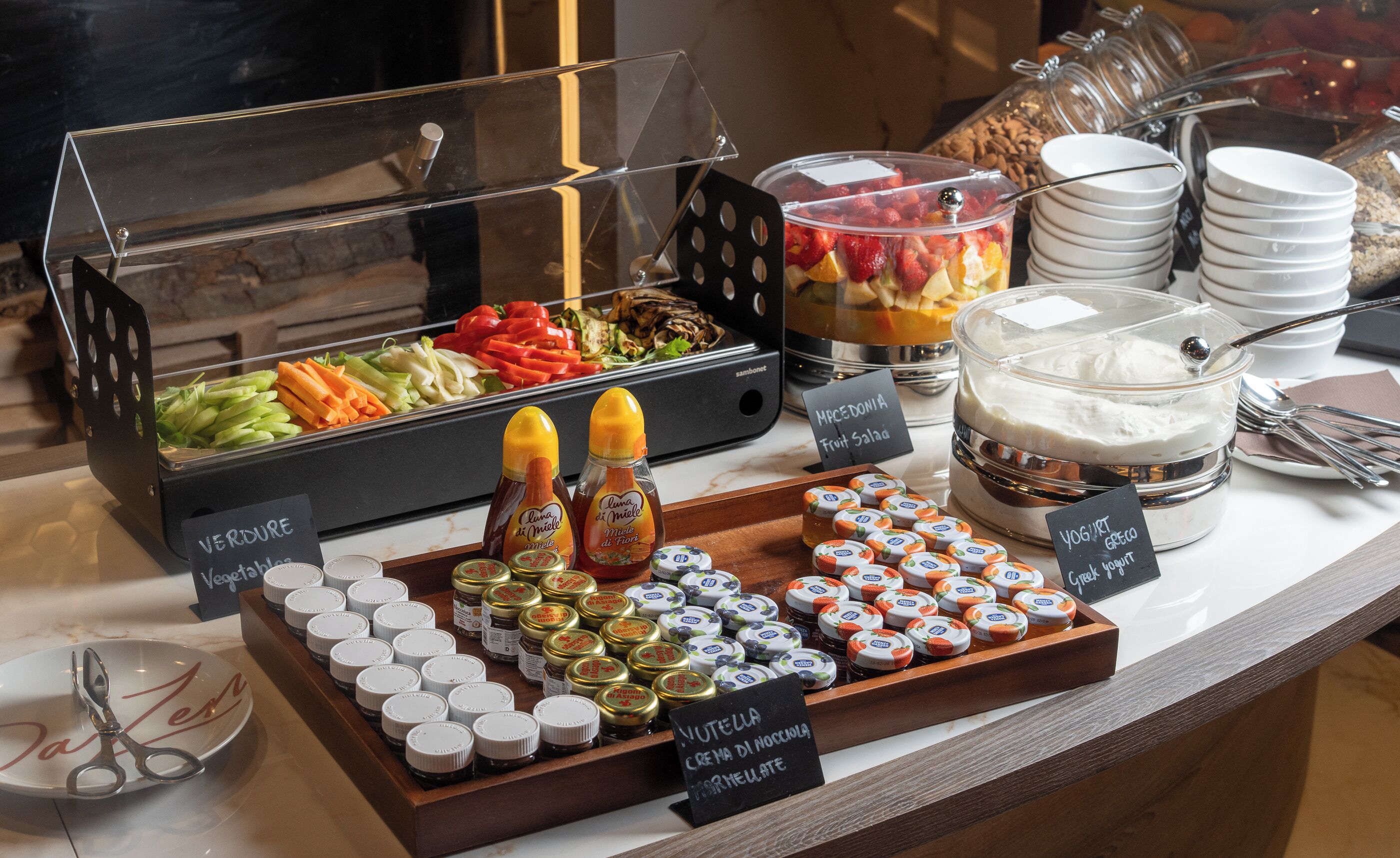 Tägliches Frühstücksbuffet (20 EUR pro Person)