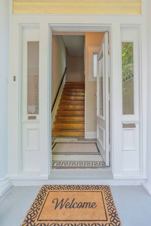 Interior - Majestic and Spacious 3 Bdrm 2 Bath Near Eden Park (Cincinnati)