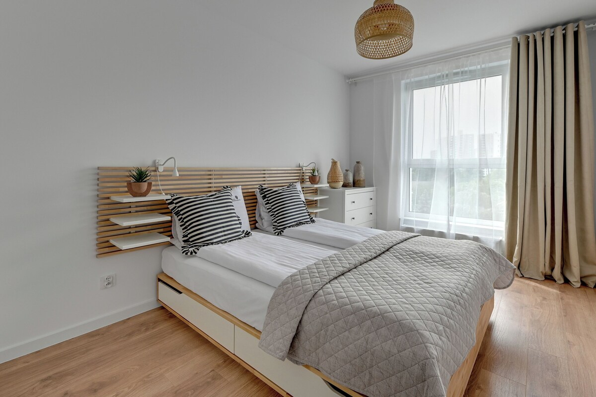 Apartamento clássico, sacada | 1 quarto, ferros/tábuas de passar roupa, Wi-Fi de cortesia