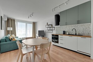 Appartement Classique, balcon | Salle de séjour