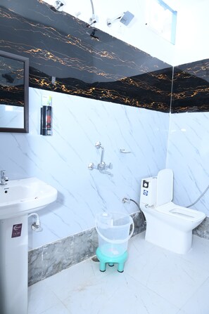 Batas, pantuflas, toallas