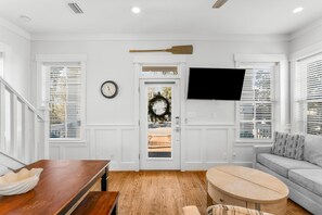 獨棟房屋, 渡假村景觀 | 起居區 | 平面電視