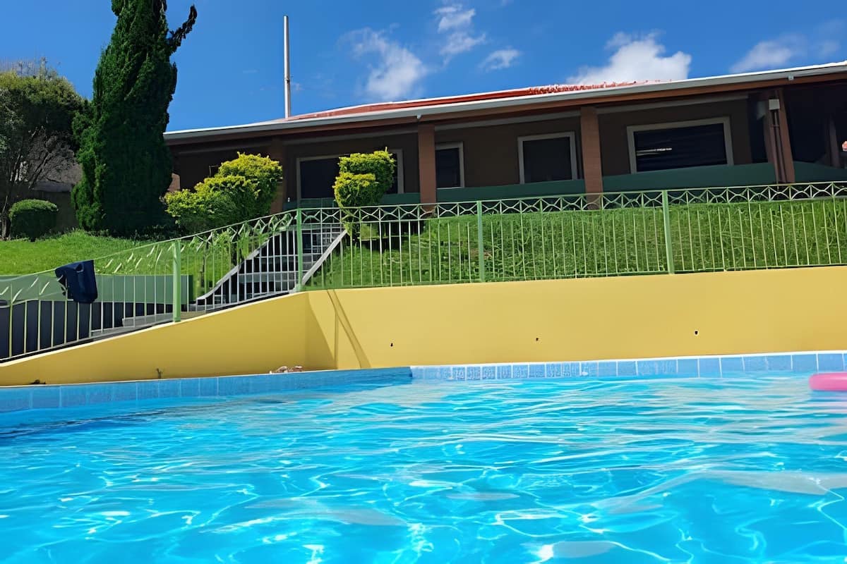 Vila | Piscina | Piscina interna