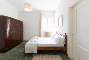 3 habitaciones, caja de seguridad en la habitación y escritorio 