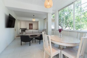 Dining - Joyful Secret Garden House by 8essentially (Chania)