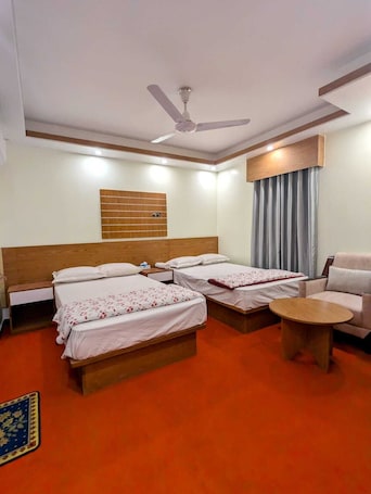 Caja de seguridad en la habitación y escritorio