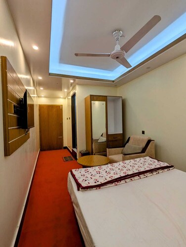 Star Plus Hotel