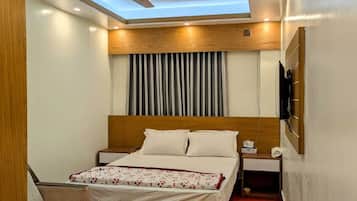 Deluxe Double Room, City View | In-room safe, desk, laptop workspace, free WiFi