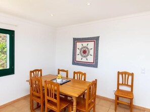 Maison, 4 chambres, terrasse | Restauration