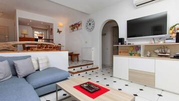 Rumah, 3 kamar tidur, teras | Area keluarga