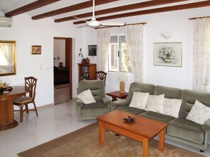 Casa, 4 habitaciones, terraza | Sala de estar