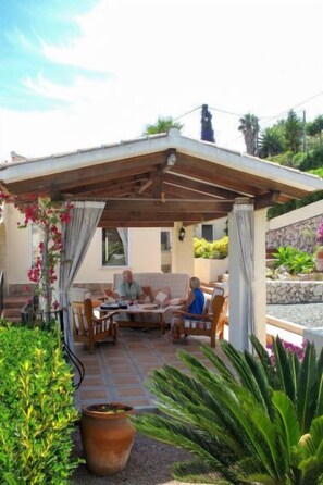 Casa, 4 quartos, terraço | Terraço/pátio
