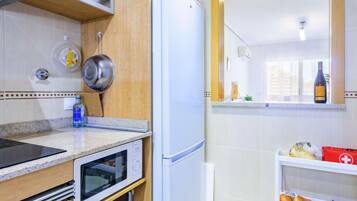 House, 3 Bedrooms, Terrace | Private kitchen
