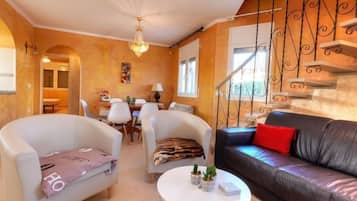 Villa, 4 Bedrooms, Terrace | Living room