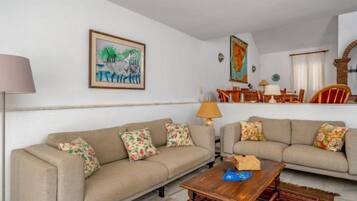 Vil·la, 4 dormitoris, terrassa | Sala d'estar