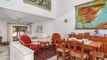 Villa, 4 Bedrooms, Terrace | Dining