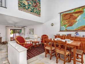 Villa, 4 Schlafzimmer, Terrasse | Speisen
