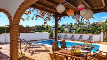 Villa, 4 Bedrooms, Terrace | Outdoor dining